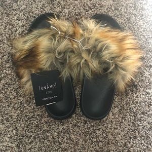 100% Faux fur slides!!